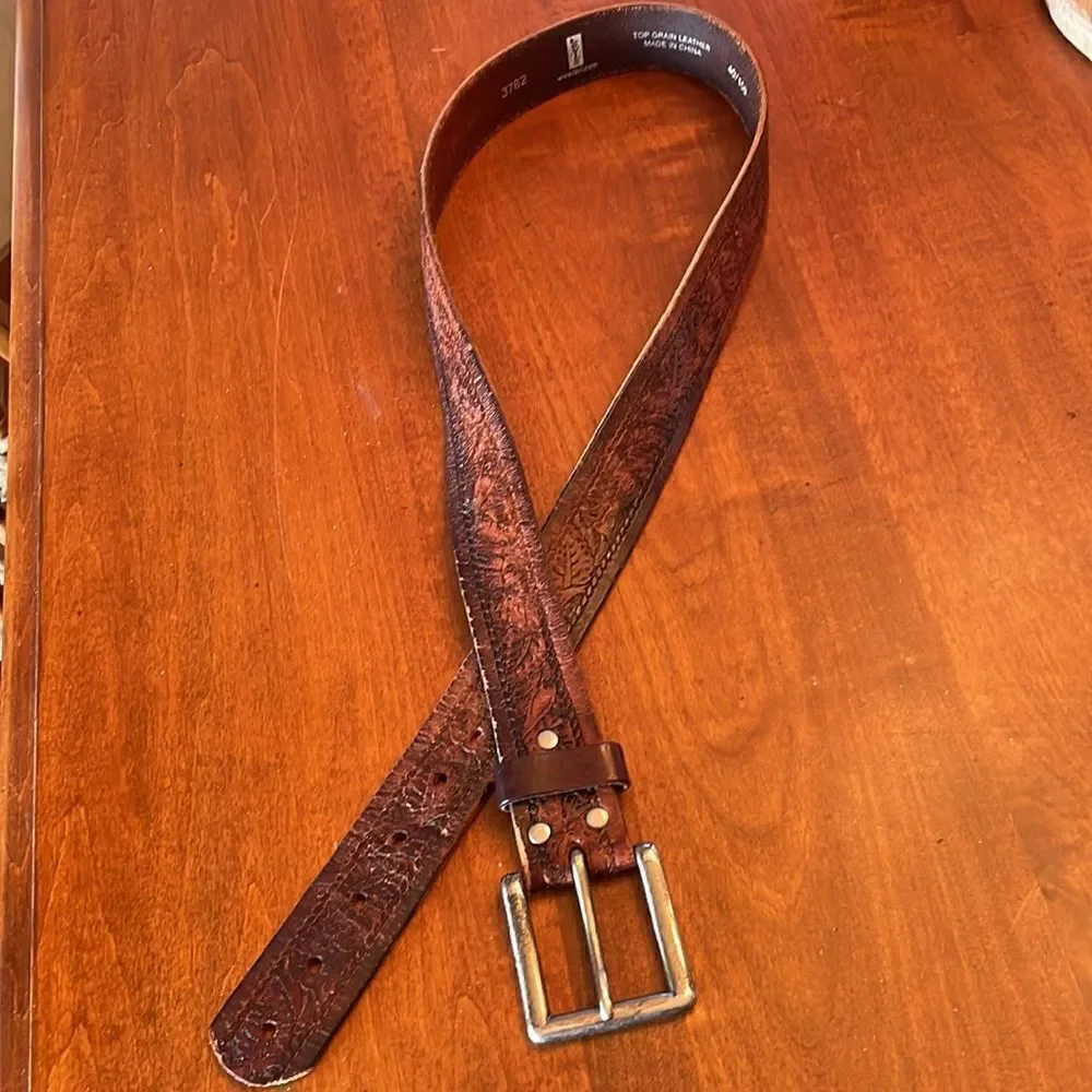 Mens Vintage LEVI's Embossed Leather Belt - 40